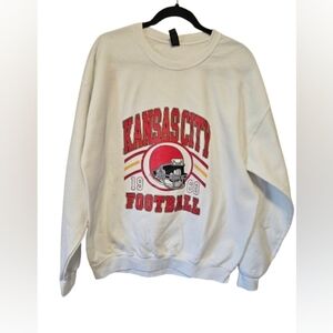 Gildan White Kansas City Chiefs Football Graphic Sweatshirt Size Large